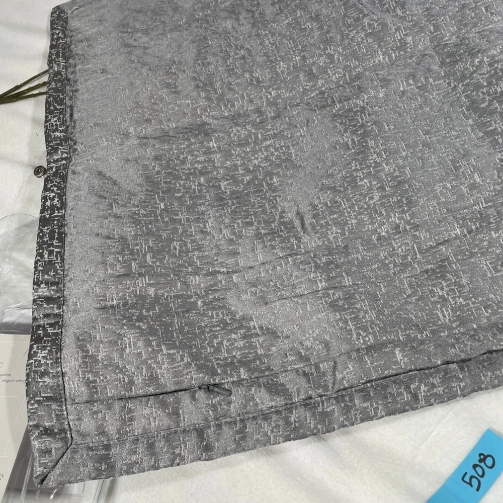 NIB [‎ 1 Standard ] Quilt Sham for Hotel Collection Classic Embossed Jacquard